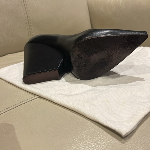 Ladies Celine classic pump size 40.5 (Italian)Made in Italy. Gently worn. - Picture 4 of 5